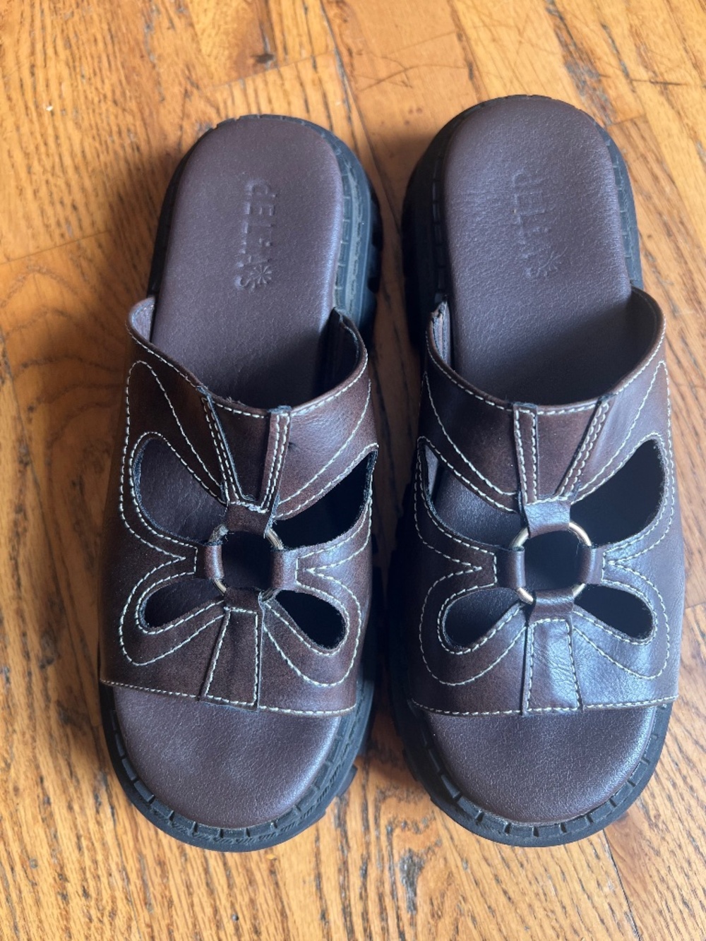 Feeling Good Platform Sandals - Brown